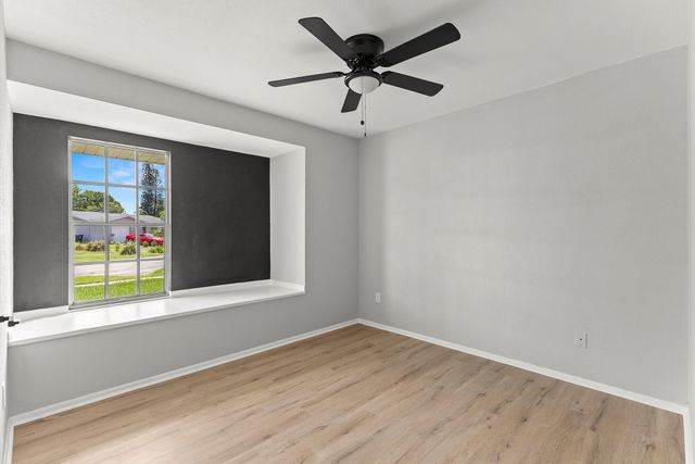 264 NE Ardsley Drive, Port St Lucie, FL 34983