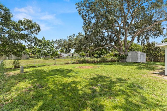 264 NE Ardsley Drive, Port St Lucie, FL 34983