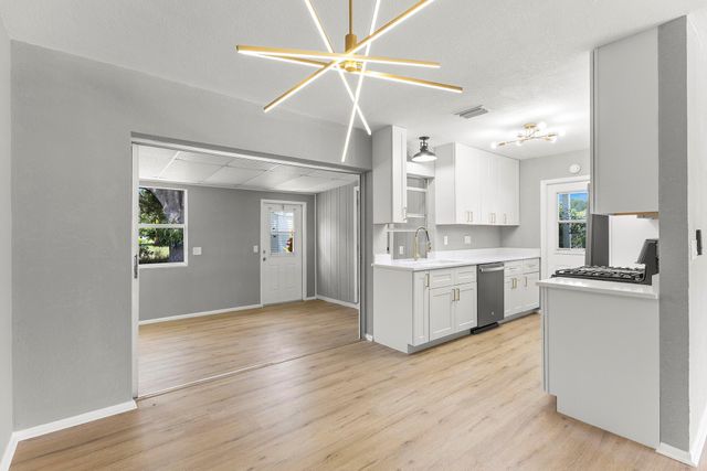 264 NE Ardsley Drive, Port St Lucie, FL 34983