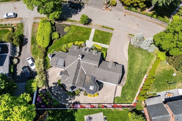 20 Risley Road, Newton, MA 02465