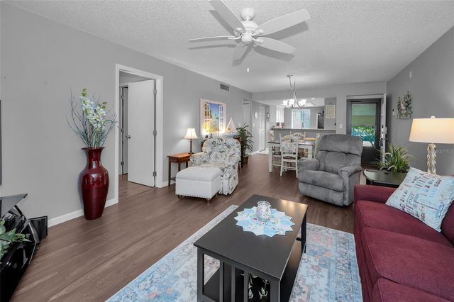 110 CYPRESS CT 3-82, Oldsmar, FL 34677