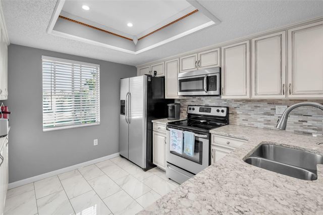 110 CYPRESS CT 3-82, Oldsmar, FL 34677