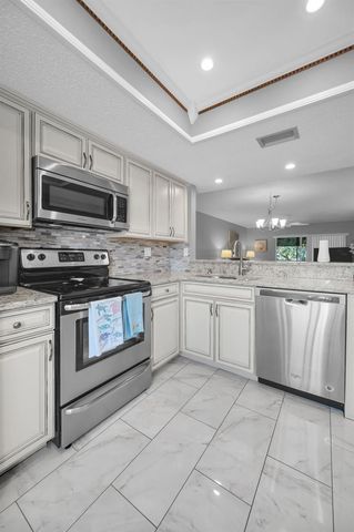 110 CYPRESS CT 3-82, Oldsmar, FL 34677