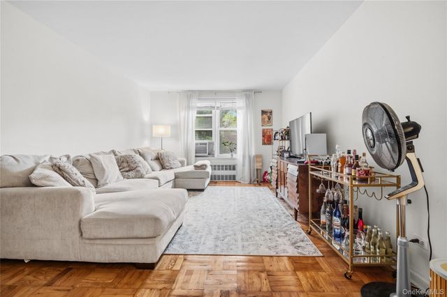 7510 Yellowstone Boulevard 2H, Rego Park, NY 11374