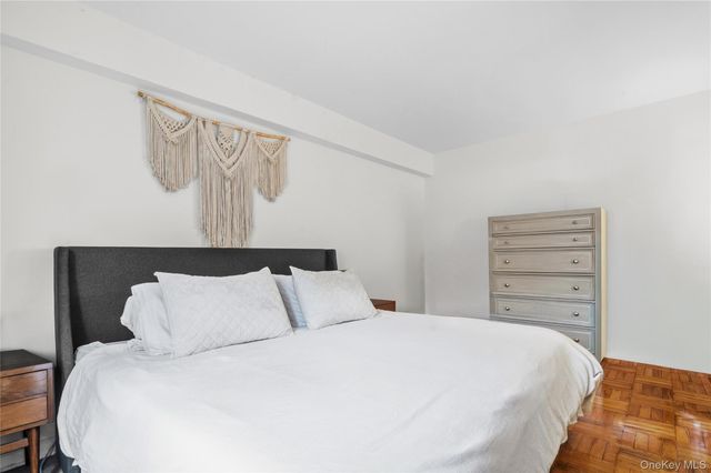 7510 Yellowstone Boulevard 2H, Rego Park, NY 11374