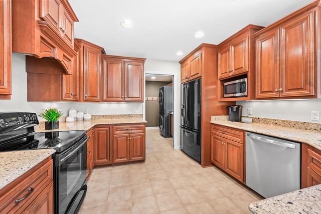 W328N3834 Range Woods DRIVE, Nashotah, WI 53058