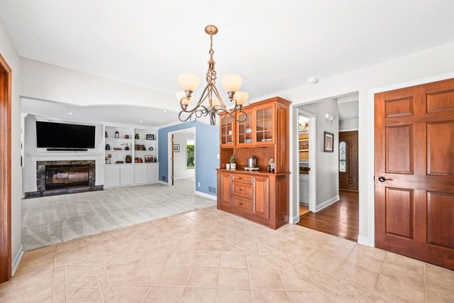 W328N3834 Range Woods DRIVE, Nashotah, WI 53058