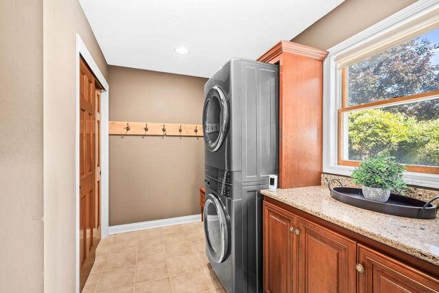 W328N3834 Range Woods DRIVE, Nashotah, WI 53058