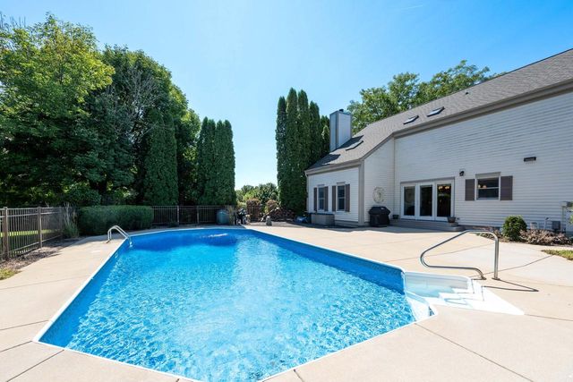 W328N3834 Range Woods DRIVE, Nashotah, WI 53058