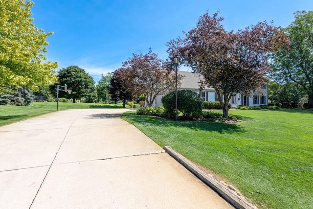W328N3834 Range Woods DRIVE, Nashotah, WI 53058