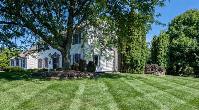 W328N3834 Range Woods DRIVE, Nashotah, WI 53058