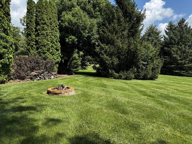 W328N3834 Range Woods DRIVE, Nashotah, WI 53058