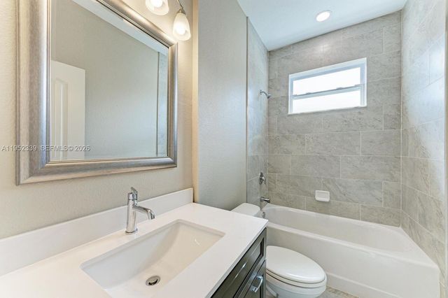 5273 Caputo Avenue, North Port, FL 34288