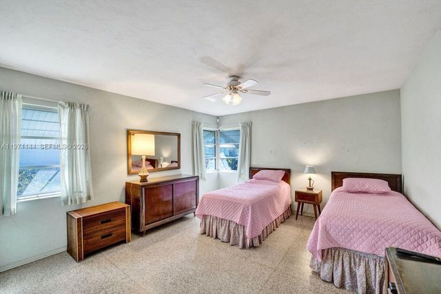 1235 Jefferson St, Hollywood, FL 33019