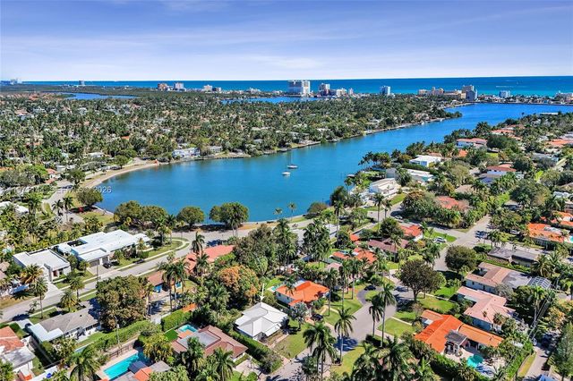 1235 Jefferson St, Hollywood, FL 33019