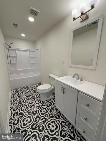 98-B RED CEDAR CT, Mount Laurel, NJ 08054