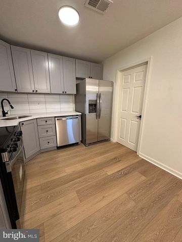 98-B RED CEDAR CT, Mount Laurel, NJ 08054