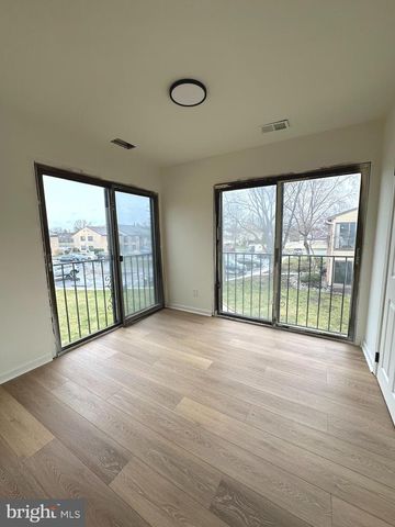 98-B RED CEDAR CT, Mount Laurel, NJ 08054