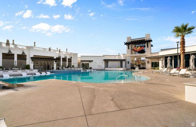 714 W CLAYSTONE DR, St. George, UT 84790