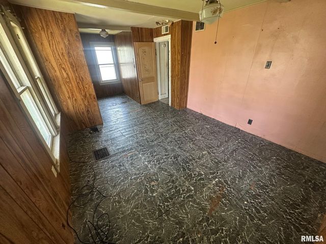 705 OLIVE Street, Galesburg, IL 61401