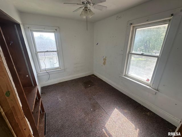 705 OLIVE Street, Galesburg, IL 61401