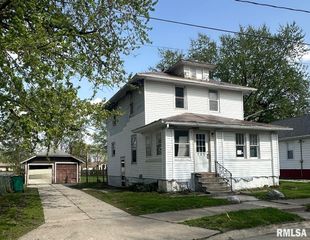 705 OLIVE Street, Galesburg, IL 61401