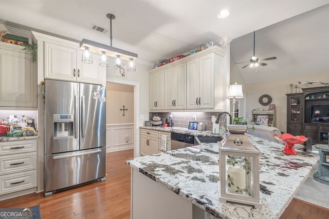 100 South Shore Drive, Newnan, GA 30263