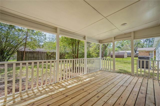 513 Holiday Avenue, Chickasaw, AL 36611