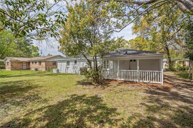 513 Holiday Avenue, Chickasaw, AL 36611