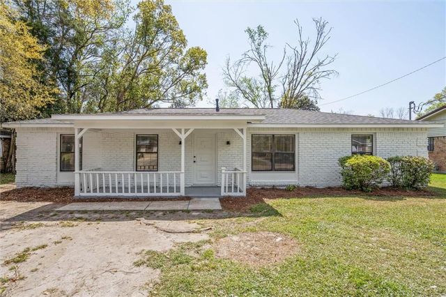 513 Holiday Avenue, Chickasaw, AL 36611