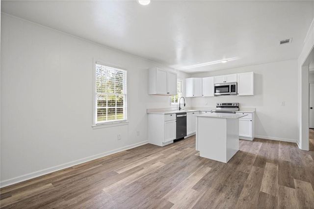 513 Holiday Avenue, Chickasaw, AL 36611