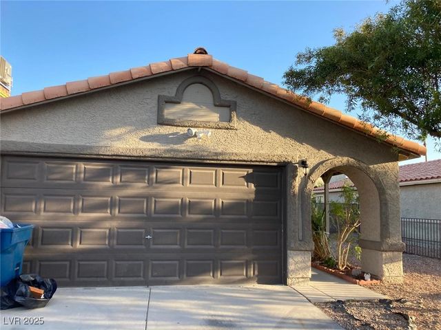 5353 Hollow Brook Avenue, Las Vegas, NV 89142