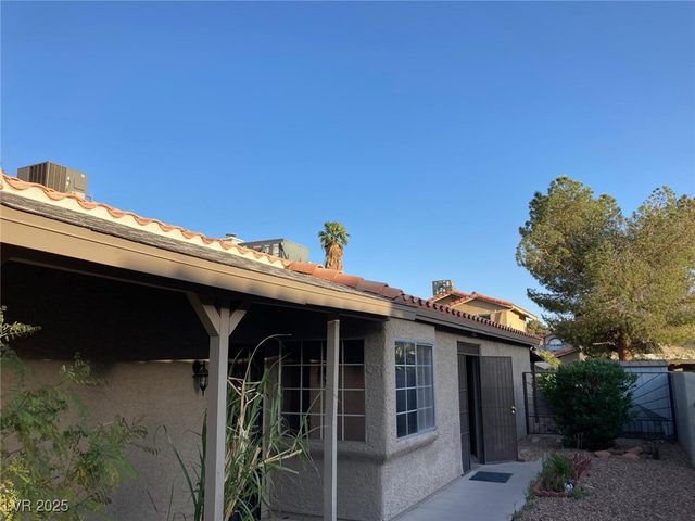 5353 Hollow Brook Avenue, Las Vegas, NV 89142