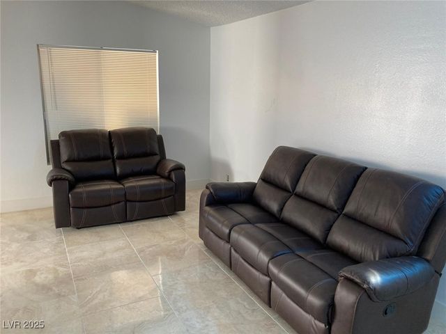 5353 Hollow Brook Avenue, Las Vegas, NV 89142