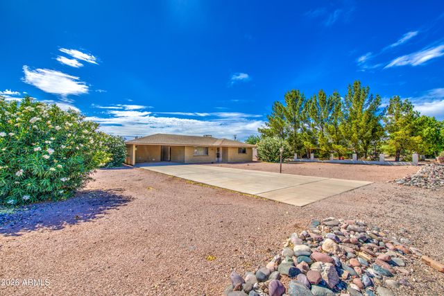 650 N RENNICK Drive, Apache Junction, AZ 85120