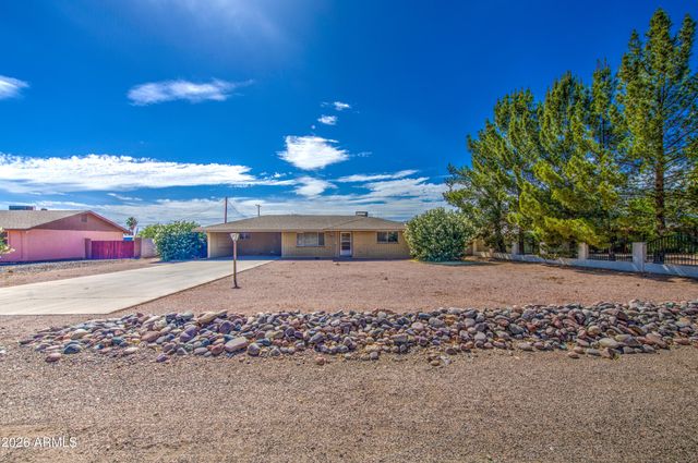650 N RENNICK Drive, Apache Junction, AZ 85120