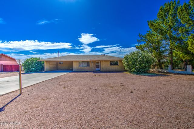 650 N RENNICK Drive, Apache Junction, AZ 85120