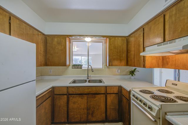 650 N RENNICK Drive, Apache Junction, AZ 85120