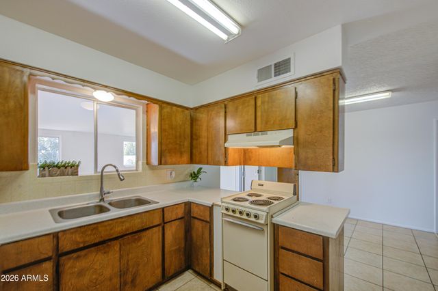 650 N RENNICK Drive, Apache Junction, AZ 85120