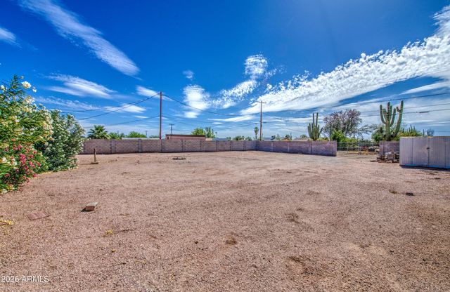 650 N RENNICK Drive, Apache Junction, AZ 85120