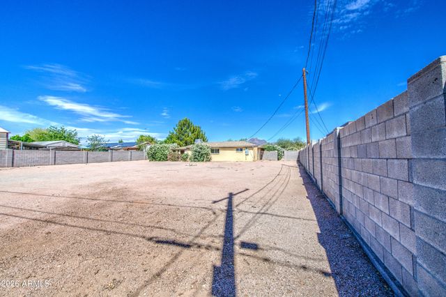 650 N RENNICK Drive, Apache Junction, AZ 85120