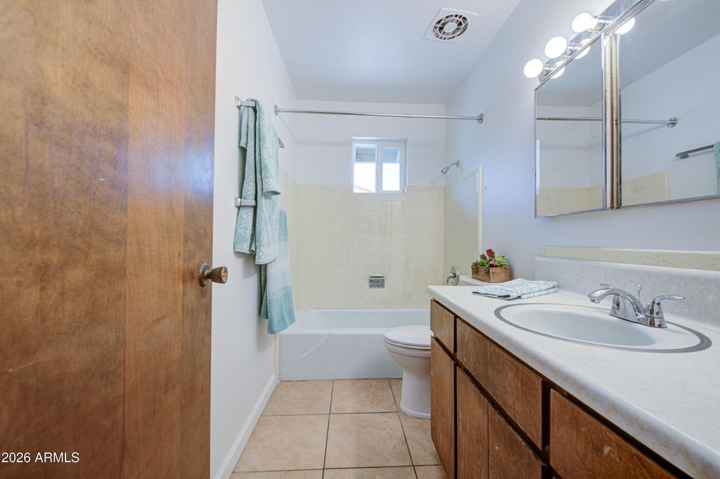 650 N RENNICK Drive, Apache Junction, AZ 85120