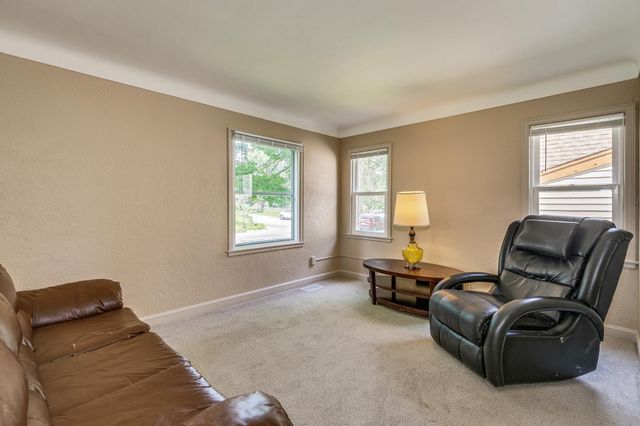 1560 Case Avenue, Saint Paul, MN 55106