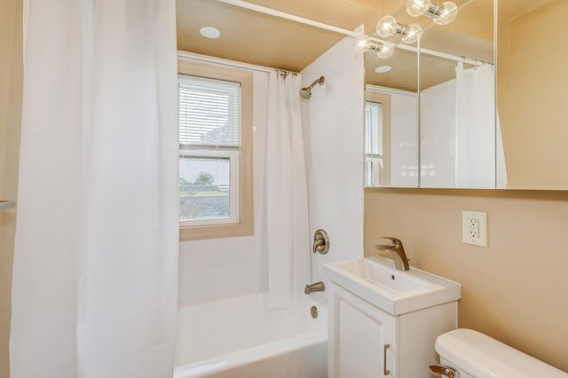 1560 Case Avenue, Saint Paul, MN 55106