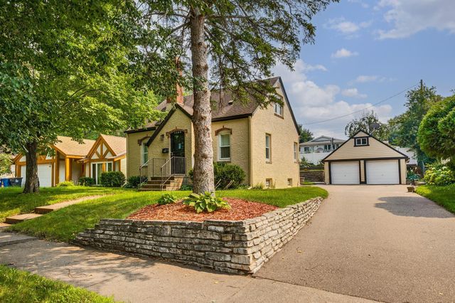 1560 Case Avenue, Saint Paul, MN 55106