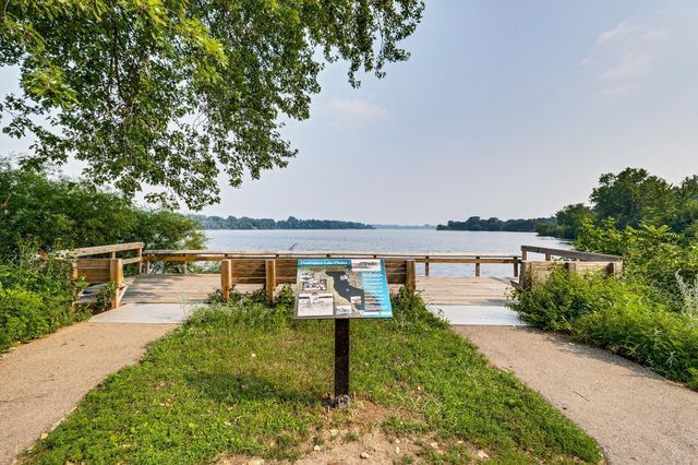 1560 Case Avenue, Saint Paul, MN 55106