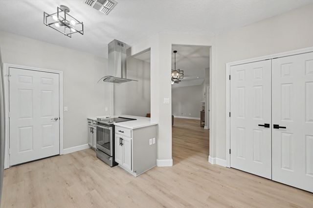 11318 Twain Drive, Montgomery, TX 77356