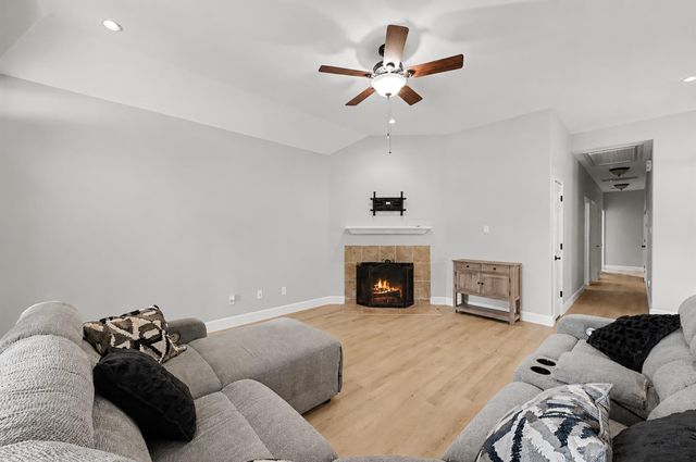 11318 Twain Drive, Montgomery, TX 77356