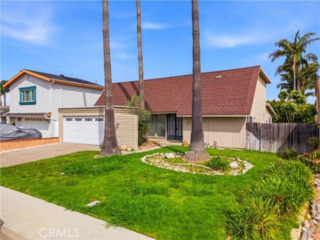 9319 Shrike Avenue, Fountain Valley, CA 92708