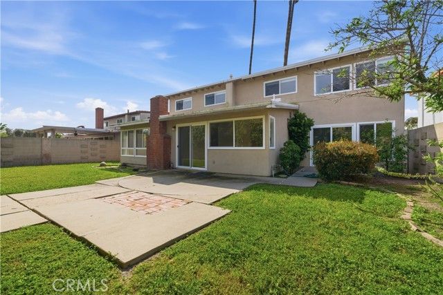 9319 Shrike Avenue, Fountain Valley, CA 92708